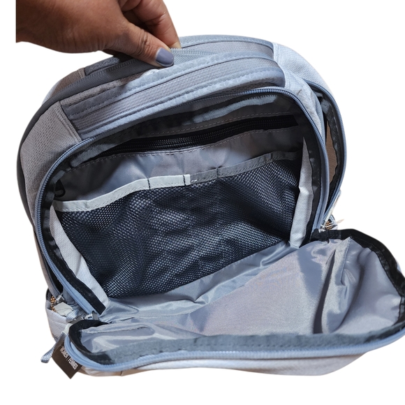 NWT THE NORTH FACE Women's Vault Laptop Backpack - Picture 2 of 8